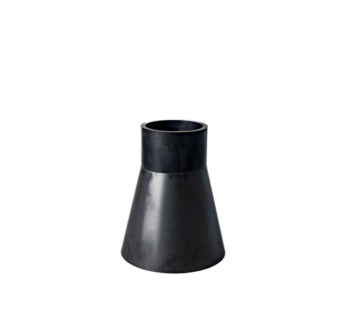 APEX — Silicon carbide discharge nozzle